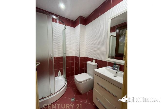 Shtepi me qera Apartament ne Tirane, 2+1, Mobilimi E mobiluar, Pagesa 650  Euro.