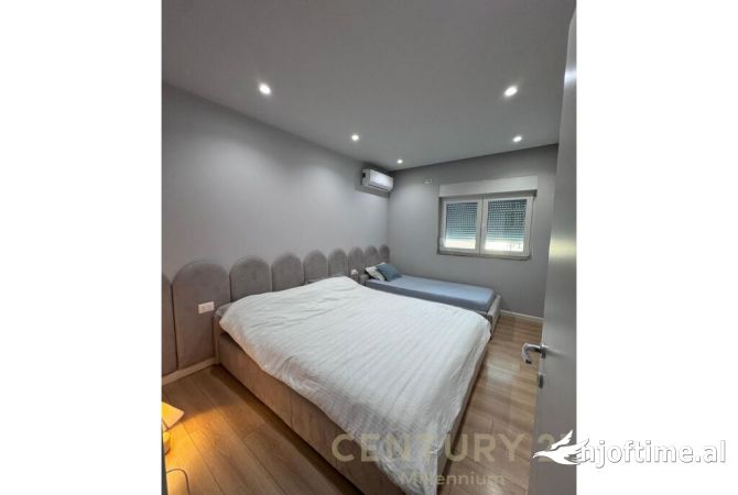 Shtepi ne shitje Apartament ne Tirane, 1+1, Mobilimi E mobiluar, Pagesa 135,000  Euro.