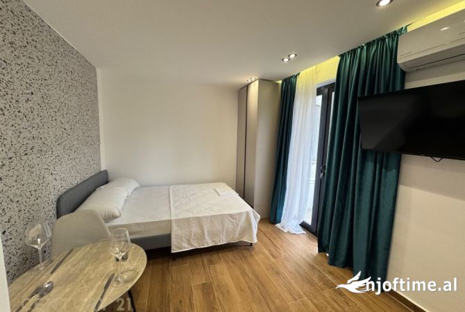 Shtepi ne shitje Apartament ne Tirane, Garsoniere, Mobilimi E mobiluar, Pagesa 345,000  Euro.