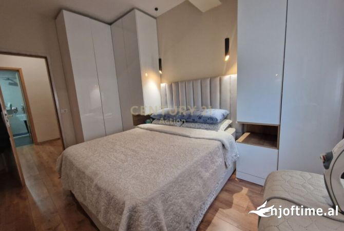 Shtepi ne shitje Apartament ne Tirane, 2+1, Mobilimi E mobiluar, Pagesa 210,000  Euro.