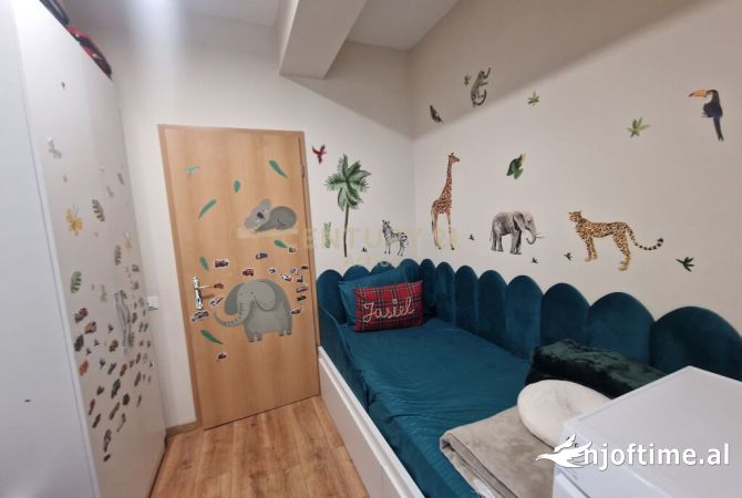 Shtepi ne shitje Apartament ne Tirane, 2+1, Mobilimi E mobiluar, Pagesa 210,000  Euro.