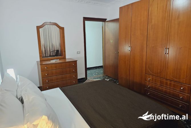 Shtepi me qera Apartament ne Tirane, 1+1, Mobilimi E mobiluar, Pagesa 580  Euro.