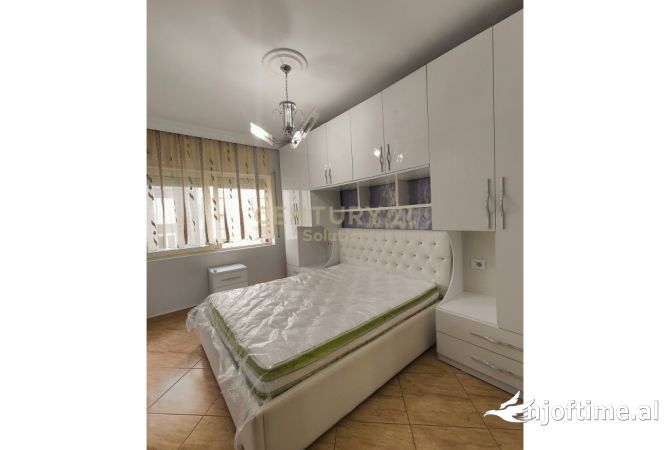 Shtepi me qera Apartament ne Tirane, 1+1, Mobilimi E mobiluar, Pagesa 570  Euro.