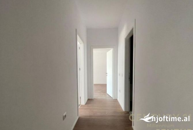 Ambient biznesi me qera 3+1 ne Tirane - 1,000 Euro
