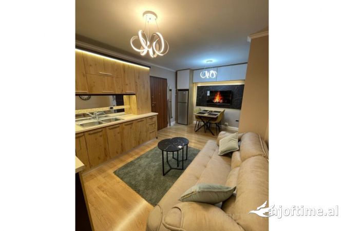 Shtepi me qera Apartament ne Tirane, 2+1, Mobilimi E mobiluar, Pagesa 600  Euro.