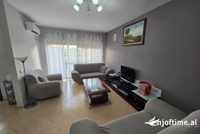 Shtepi me qera 2+1 ne Tirane - 650 Euro