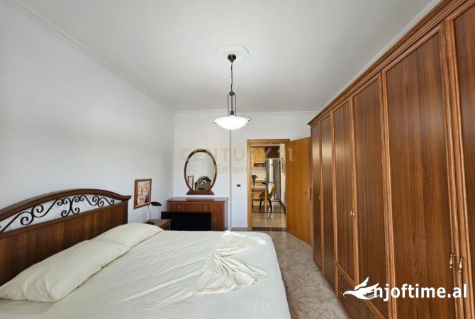 Shtepi me qera Apartament ne Tirane, 2+1, Mobilimi E mobiluar, Pagesa 800  Euro.