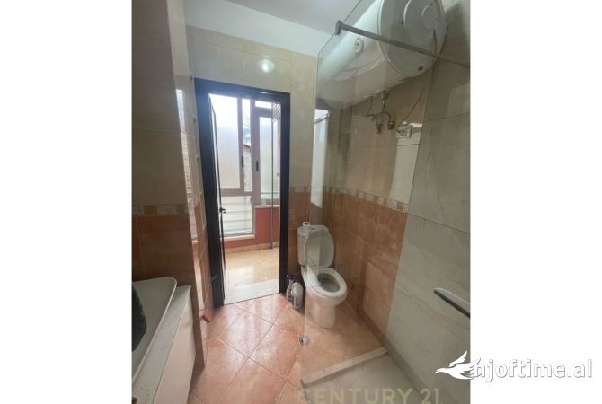Shtepi me qera 2+1 ne Tirane - 750 Euro