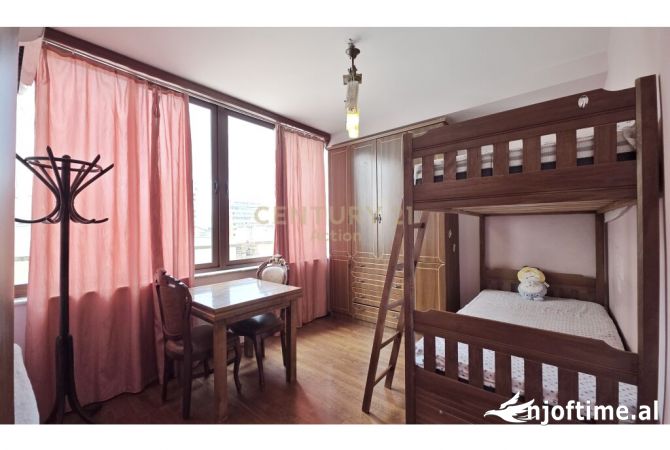 Shtepi me qera Apartament ne Tirane, 2+1, Mobilimi E mobiluar, Pagesa 800  Euro.