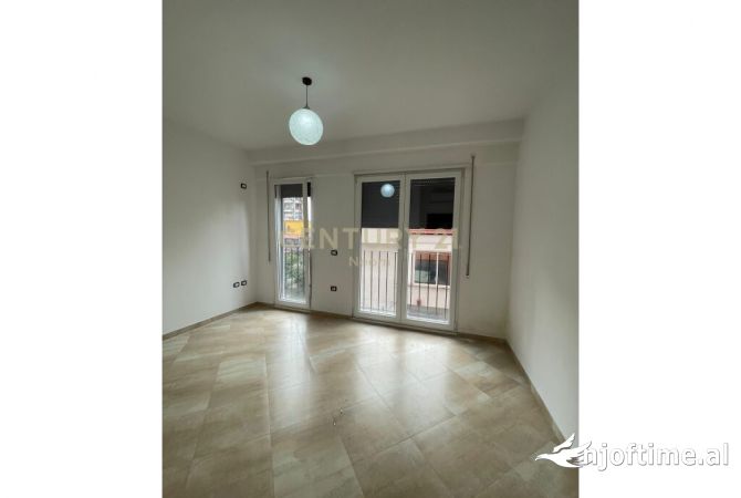Shtepi me qera 1+1 ne Tirane - 550 Euro