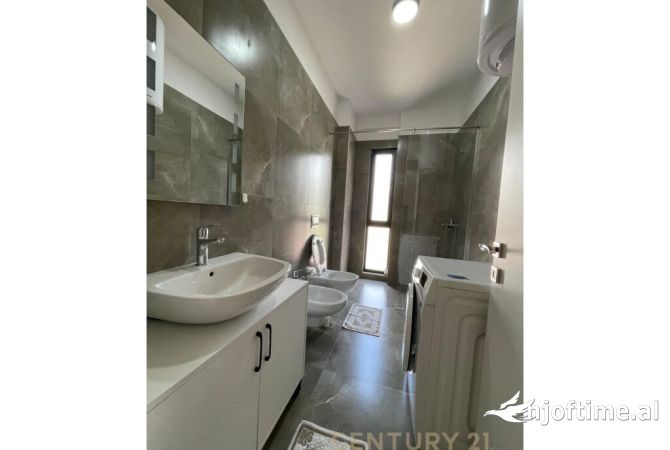 Shtepi me qera Apartament ne Tirane, 2+1, Mobilimi E mobiluar, Pagesa 800  Euro.