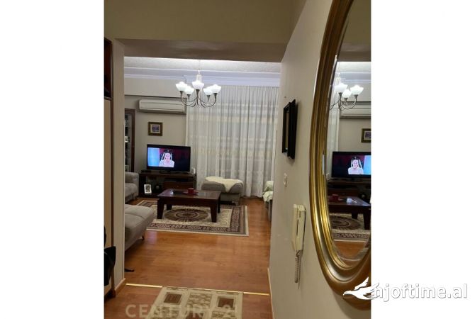 Shtepi me qera Apartament ne Tirane, 2+1, Mobilimi E mobiluar, Pagesa 750  Euro.