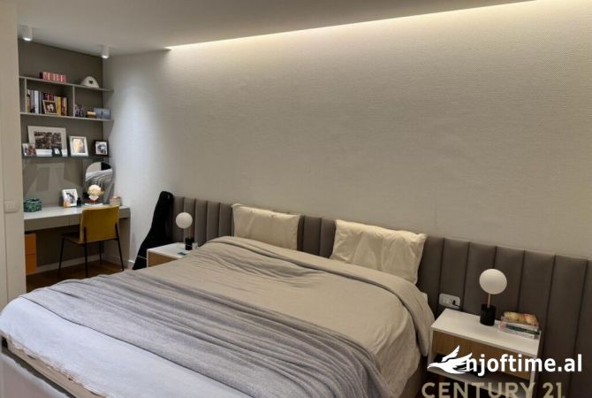 Shtepi me qera Apartament ne Tirane, 3+1, Mobilimi E mobiluar, Pagesa 2,500  Euro.