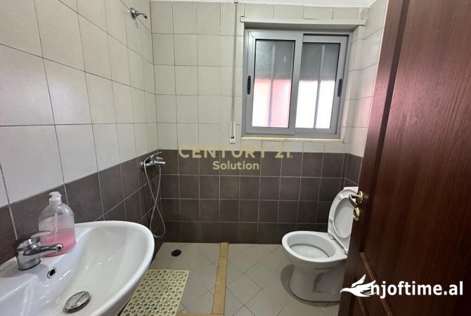 Shtepi me qera Apartament ne Tirane, 2+1, Mobilimi E mobiluar, Pagesa 430  Euro.