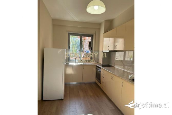 Shtepi me qera Apartament ne Tirane, 2+1, Mobilimi E mobiluar, Pagesa 430  Euro.