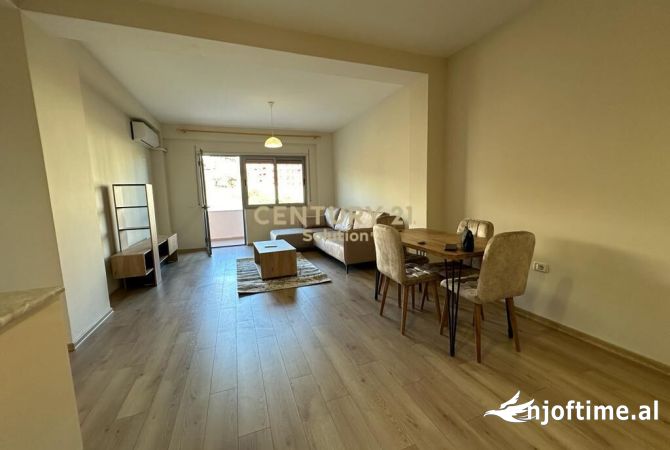 Shtepi me qera Apartament ne Tirane, 2+1, Mobilimi E mobiluar, Pagesa 430  Euro.
