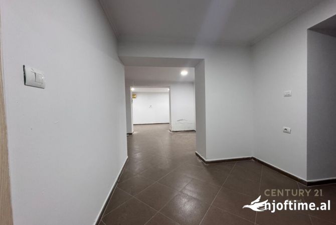 Ambient biznesi me qera 3+1 ne Tirane - 700 Euro