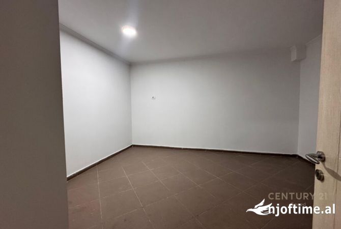 Japim me qira ambient tek Stadiumi Selman Stermasi 700 Euro /Muaj