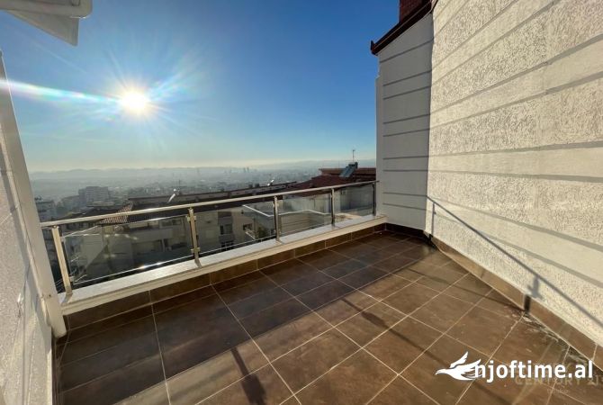 Shtepi ne shitje Duplex(shtepi me 2 kate) ne Tirane, 2+1, Mobilimi Bosh, pa mobiluar, Pagesa 170,000  Euro.