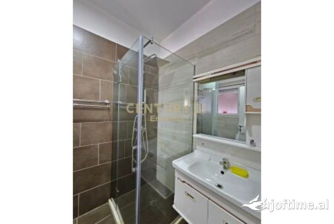 Shtepi me qera Apartament ne Tirane, 2+1, Mobilimi E mobiluar, Pagesa 800  Euro.