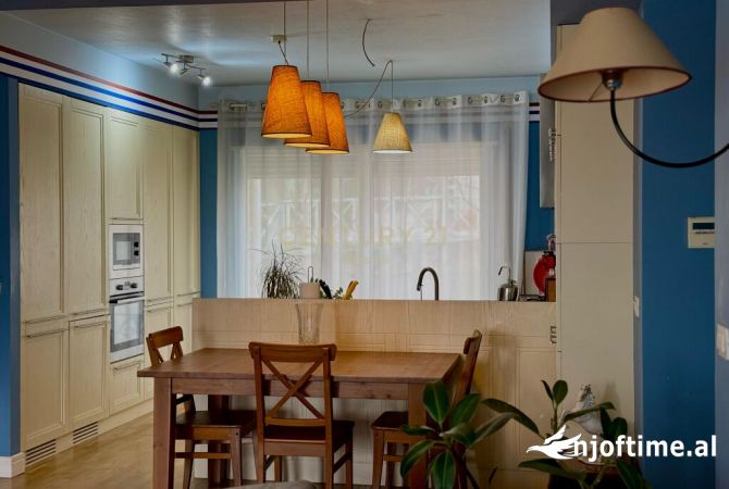 Shtepi me qera 3+1 ne Tirane - 1,200 Euro