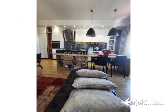 Shtepi ne shitje 2+1 ne Tirane - 350,000 Euro
