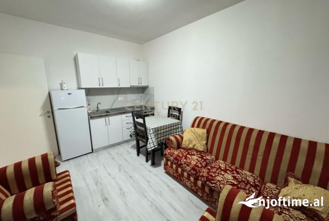 Shtepi me qera Apartament ne Tirane, 1+1, Mobilimi E mobiluar, Pagesa 370  Euro.