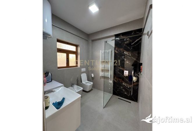 Shtepi me qera Apartament ne Tirane, 2+1, Mobilimi E mobiluar, Pagesa 600  Euro.