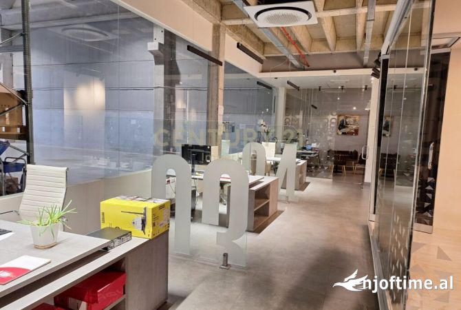 ZYRE DHE SHOWROOM PER QIRA, TIRANA INDUSTRIAL PARK 1,200 Euro /Muaj