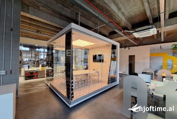 Ambient biznesi me qera 3+1 ne Tirane - 1,200 Euro