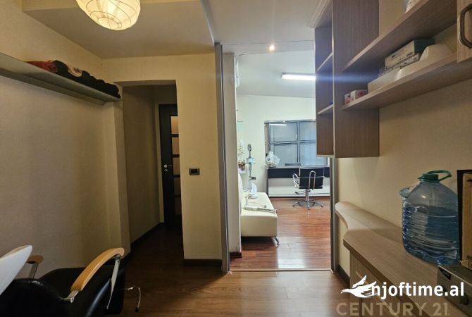 JEPET ME QIRA AMBIENT PRANE ISH EKSPOZITES. 1,000 Euro /Muaj