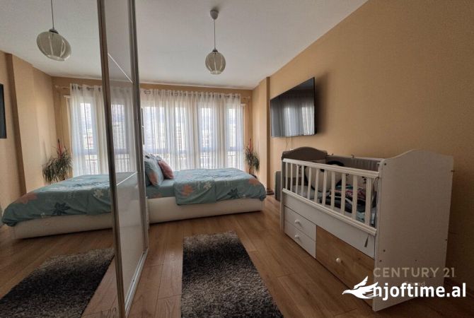 Shtepi me qera Apartament ne Tirane, 2+1, Mobilimi E mobiluar, Pagesa 650  Euro.