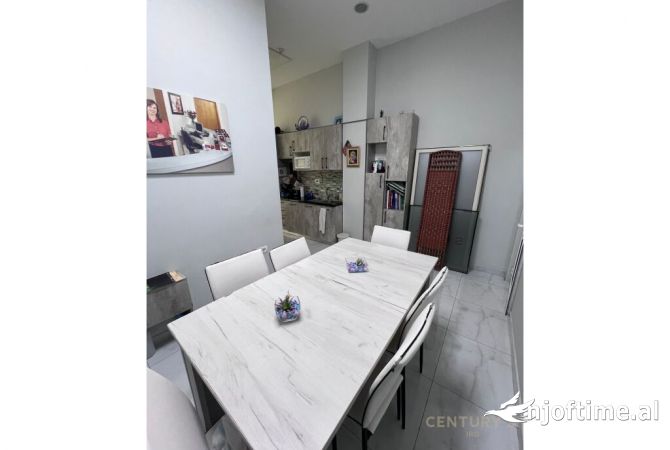 Ambient biznesi me qera 1+1 ne Tirane - 500 Euro