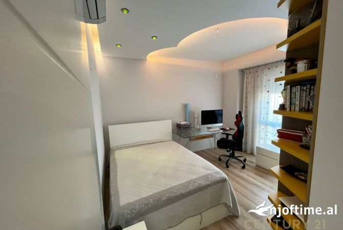 Shtepi me qera Apartament ne Tirane, 3+1, Mobilimi E mobiluar, Pagesa 1,200  Euro.