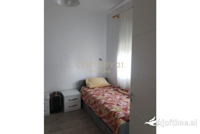 Shtepi ne shitje Apartament ne Durres, 2+1, Mobilimi E mobiluar, Pagesa 2,300,000  Euro.
