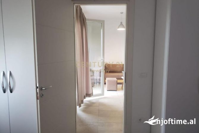 Shtepi ne shitje Apartament ne Durres, 2+1, Mobilimi E mobiluar, Pagesa 2,300,000  Euro.