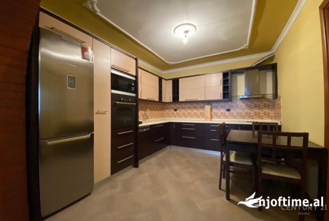 Shtepi me qera 3+1 ne Tirane - 700 Euro