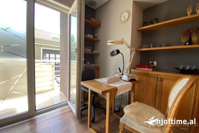 Ambient biznesi me qera 3+1 ne Tirane - 1,500 Euro