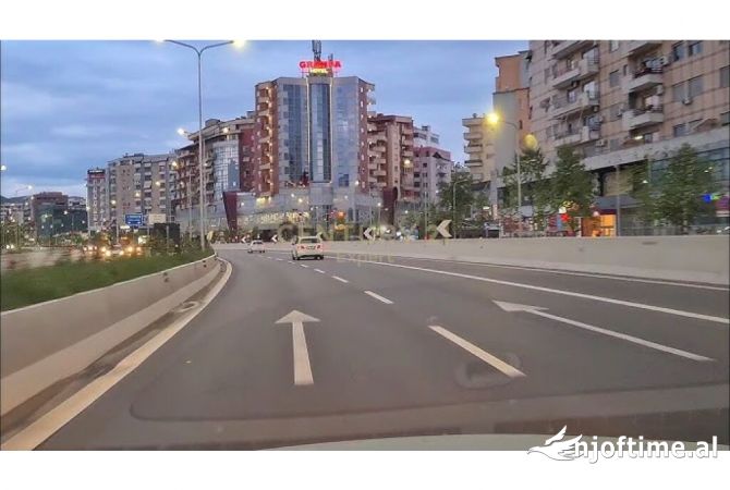 Ambient biznesi me qera 3+1 ne Tirane - 3,600 Euro