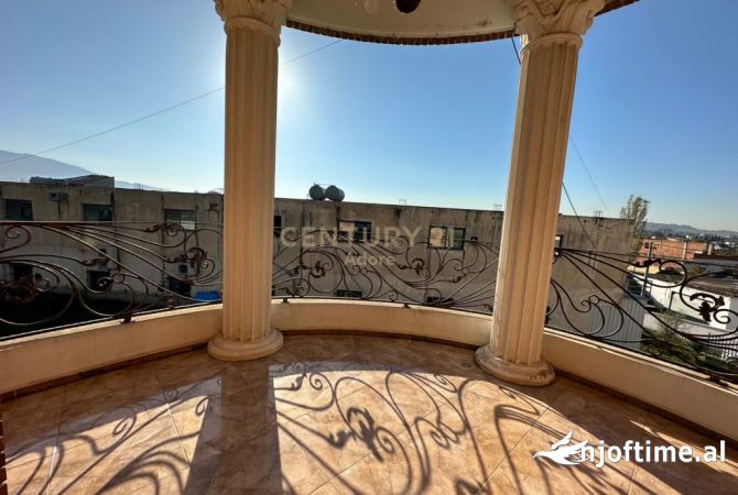 Shtepi me qera Vila Luksoze ne Tirane, 4+1, Mobilimi E mobiluar, Pagesa 800  Euro.