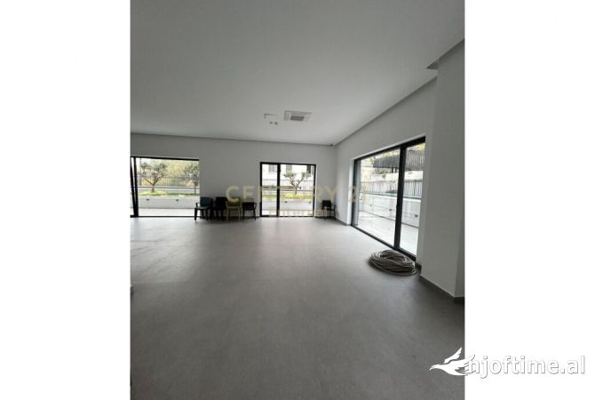 Ambient biznesi me qera 1+1 ne Tirane - 3,000 Euro