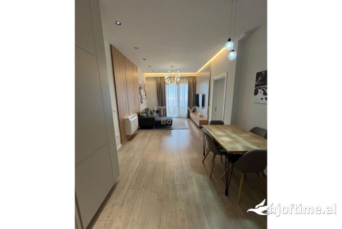 Shtepi me qera 2+1 ne Tirane - 1,600 Euro
