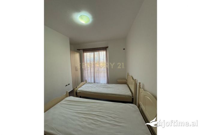 Shtepi me qera Apartament ne Tirane, 2+1, Mobilimi E mobiluar, Pagesa 400  Euro.