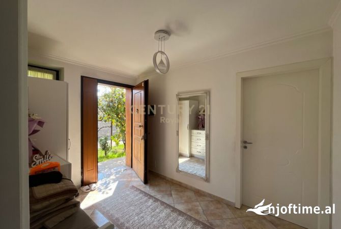Shtepi me qera 4+1 ne Tirane - 3,000 Euro