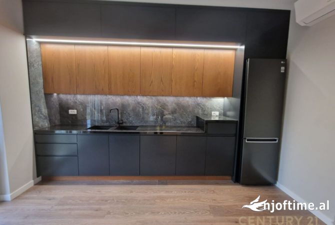 Shtepi me qera 2+1 ne Tirane - 1,100 Euro