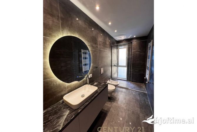 Shtepi me qera Apartament ne Tirane, 2+1, Mobilimi E mobiluar, Pagesa 800  Euro.