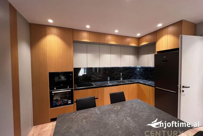 Shtepi me qera Apartament ne Tirane, 2+1, Mobilimi E mobiluar, Pagesa 800  Euro.