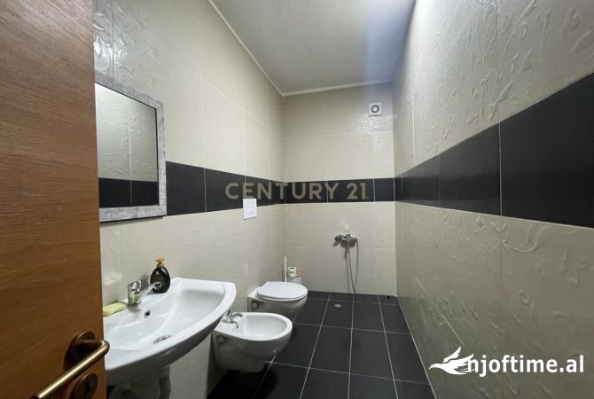 AMBIENT ZYRASH PER QIRA NE ZONEN E ISH BLLOKUT ! 3,000 Euro /Muaj