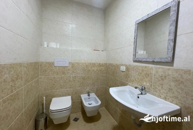 AMBIENT ZYRASH PER QIRA NE ZONEN E ISH BLLOKUT ! 3,000 Euro /Muaj