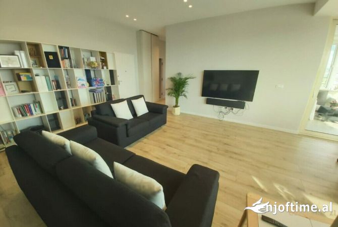 Shtepi me qera 2+1 ne Tirane - 1,100 Euro